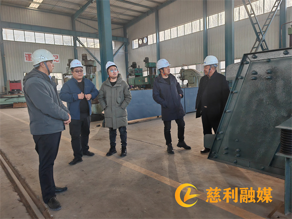 我和小伙子作爱时高潮慈姑建材公司： 外出考察拓思路 凝心聚力谋发展